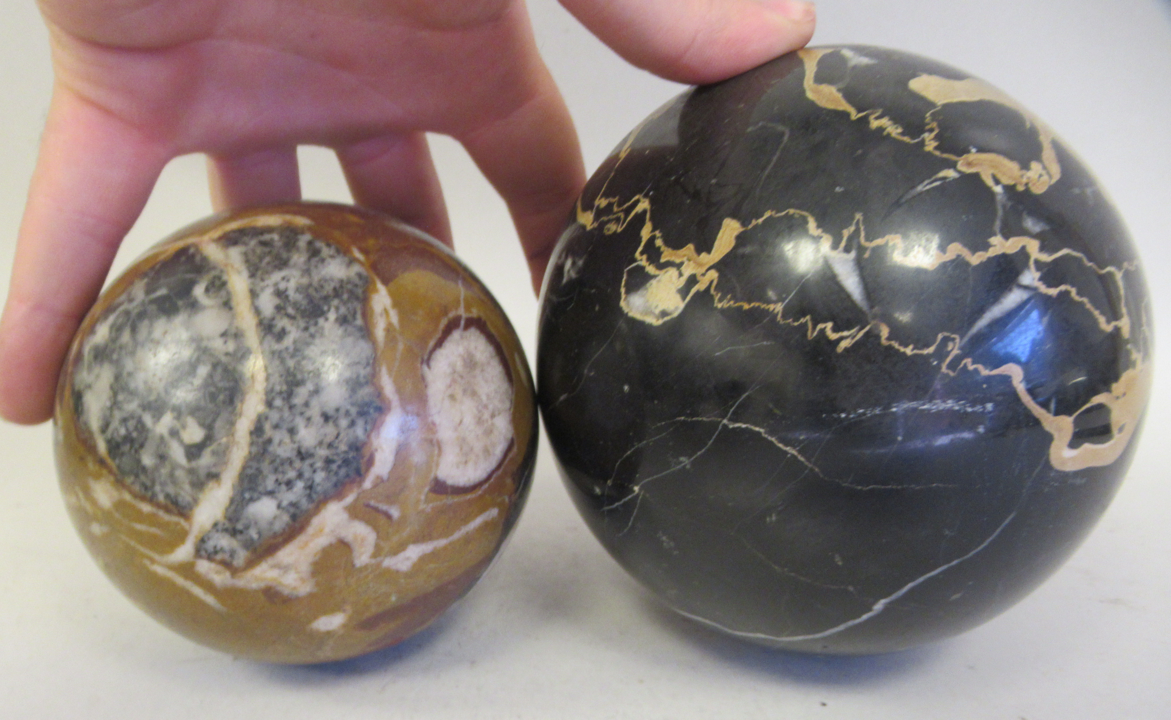 A late 19thC mottled multi-coloured turned marble ornaments, viz. a pair of drum design plinths  5" - Image 3 of 5