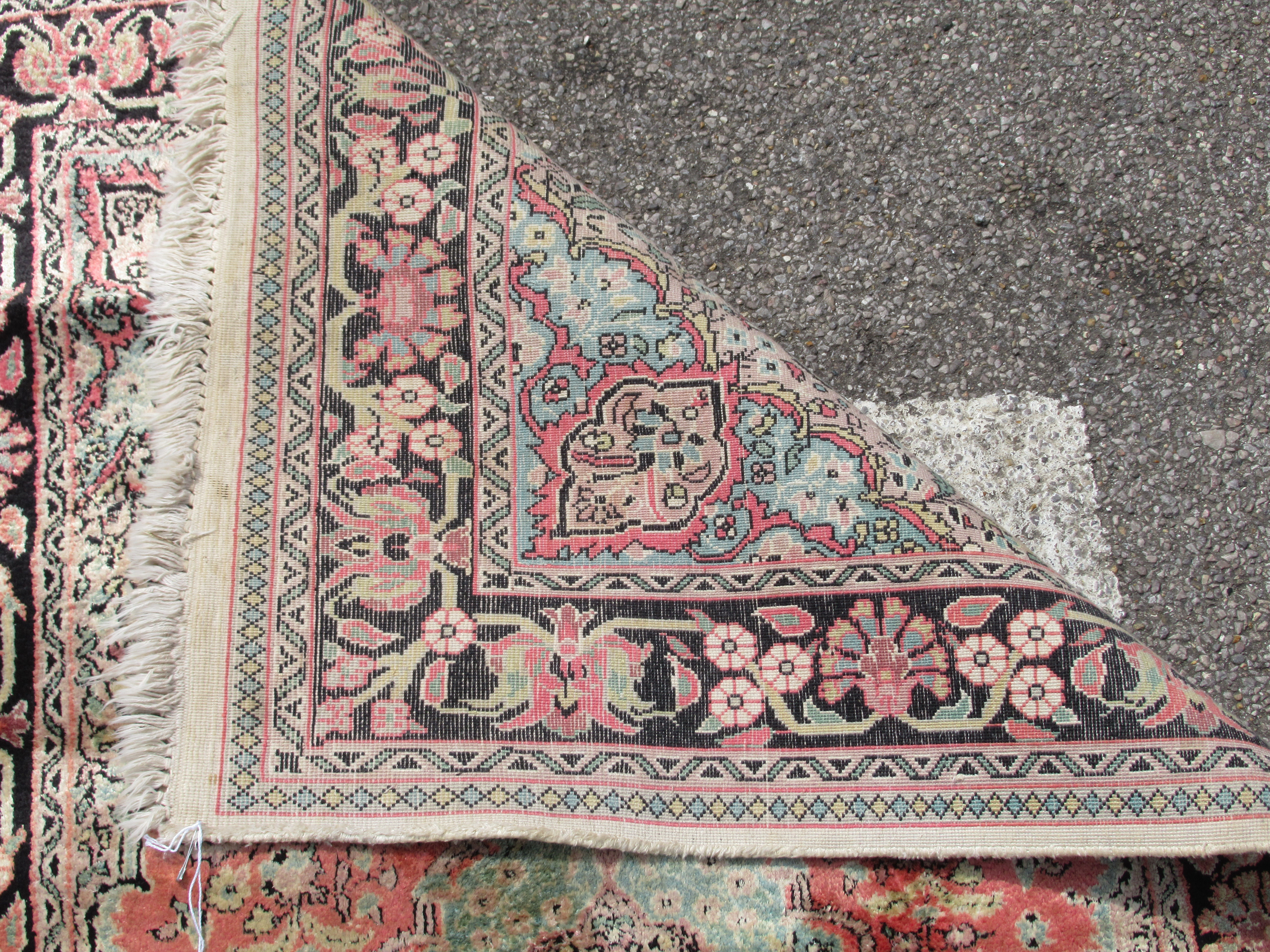A Kelim part silk rug, decorated with a central serpentine outlined motif, bordered by floral - Bild 5 aus 5