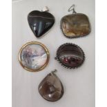 Five various agate set brooches and pendants: to include one in a silver coloured metal heart shaped