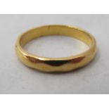 A 22ct gold wedding band