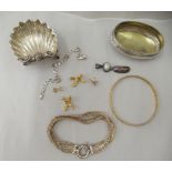 A silver scallop shell salt cellar, a silver gilt bangle and other metal miniature collectables