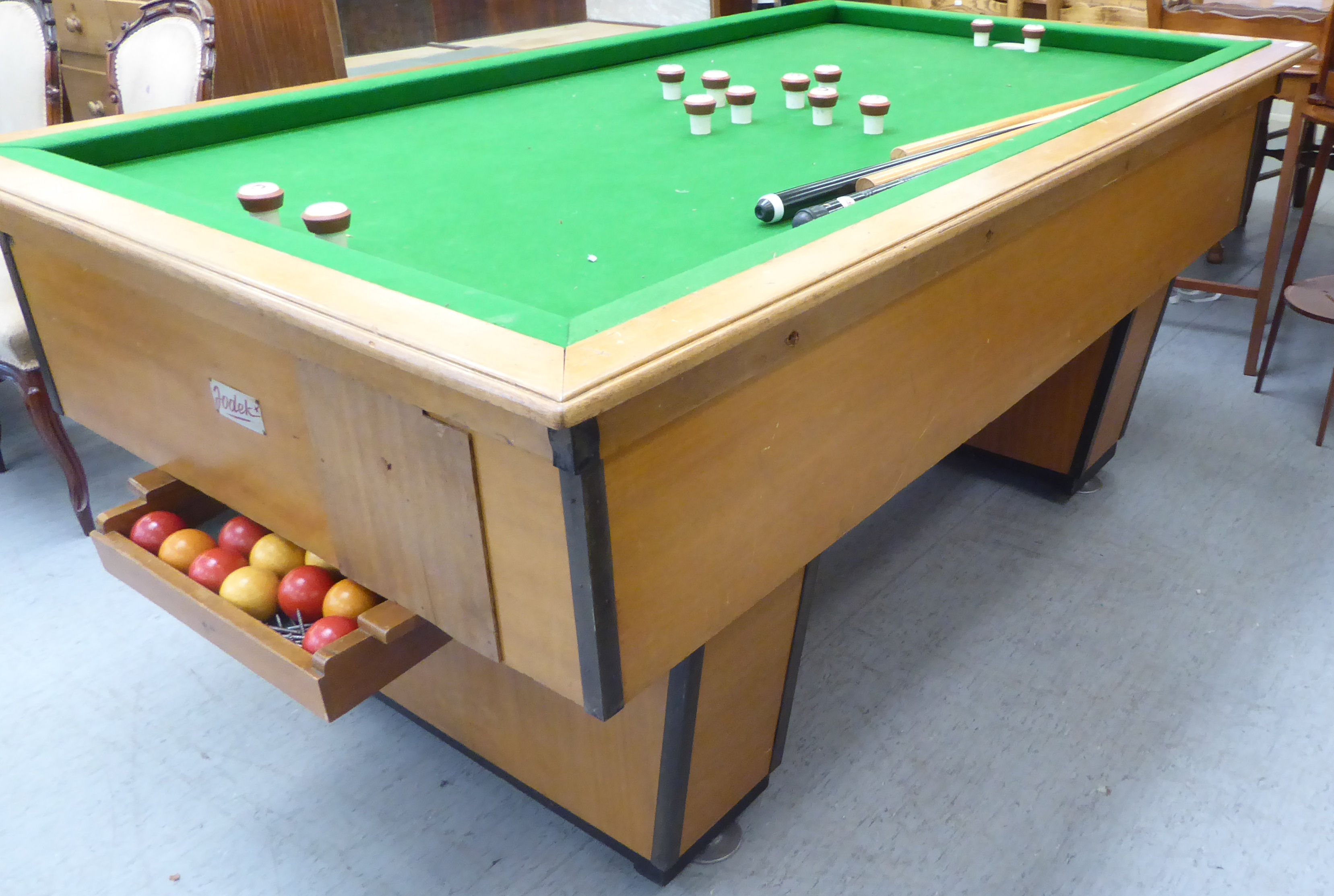A modern Jodek mahogany finished and framed bumper pool/bar billiards table with a green baize lined - Image 4 of 4
