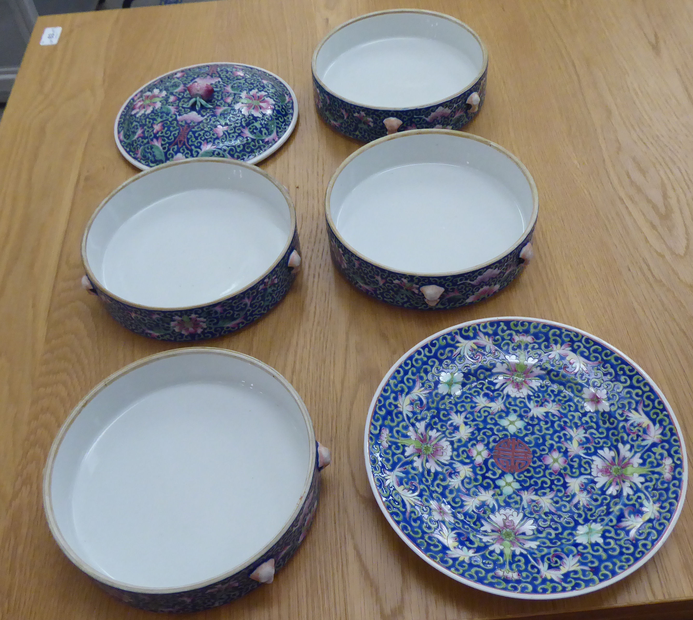 Modern Chinese porcelain tableware: to include a four part food warmer; and six footed bowls - Image 9 of 11