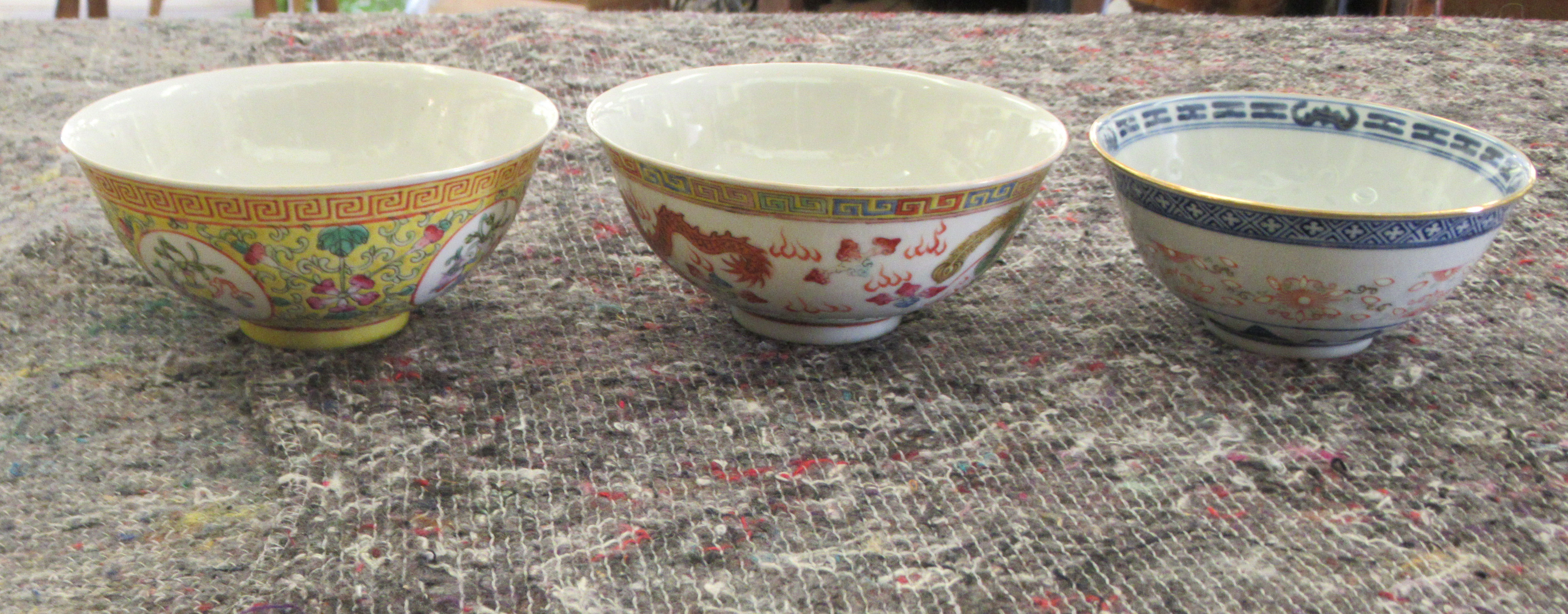 Modern Chinese porcelain tableware: to include a four part food warmer; and six footed bowls - Image 2 of 11