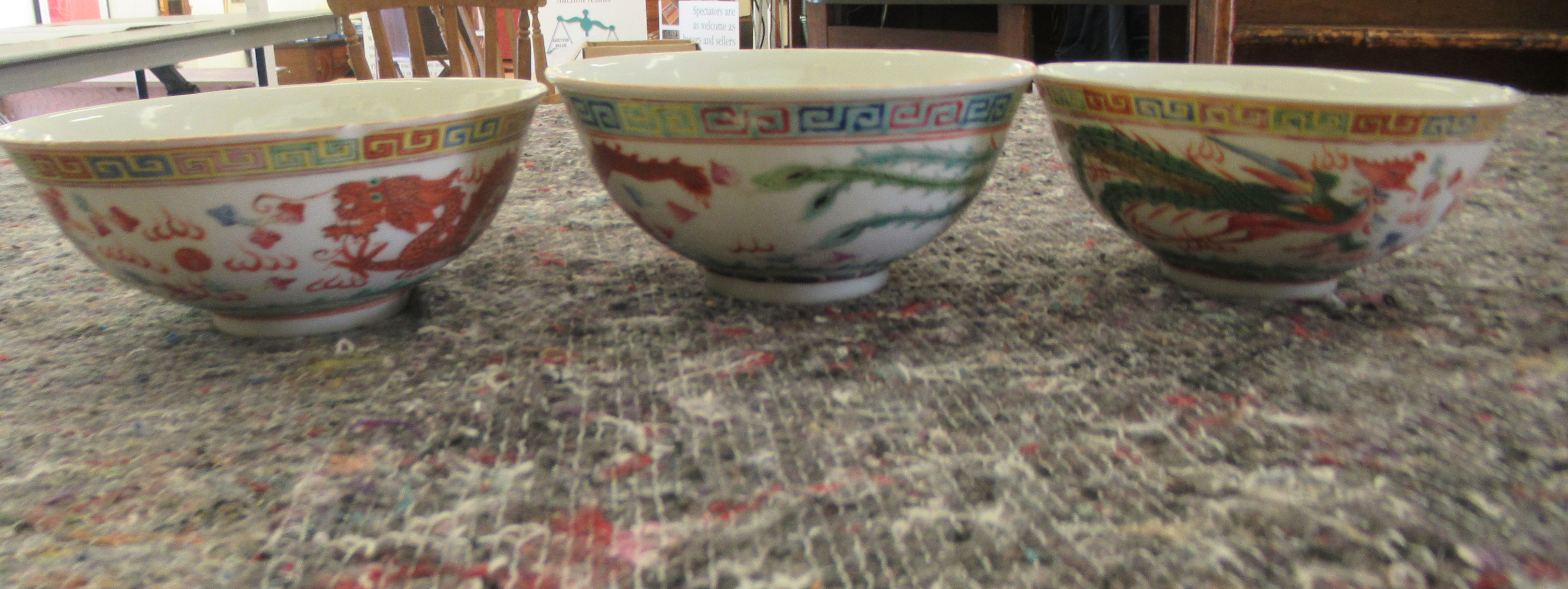 Modern Chinese porcelain tableware: to include a four part food warmer; and six footed bowls - Image 5 of 11