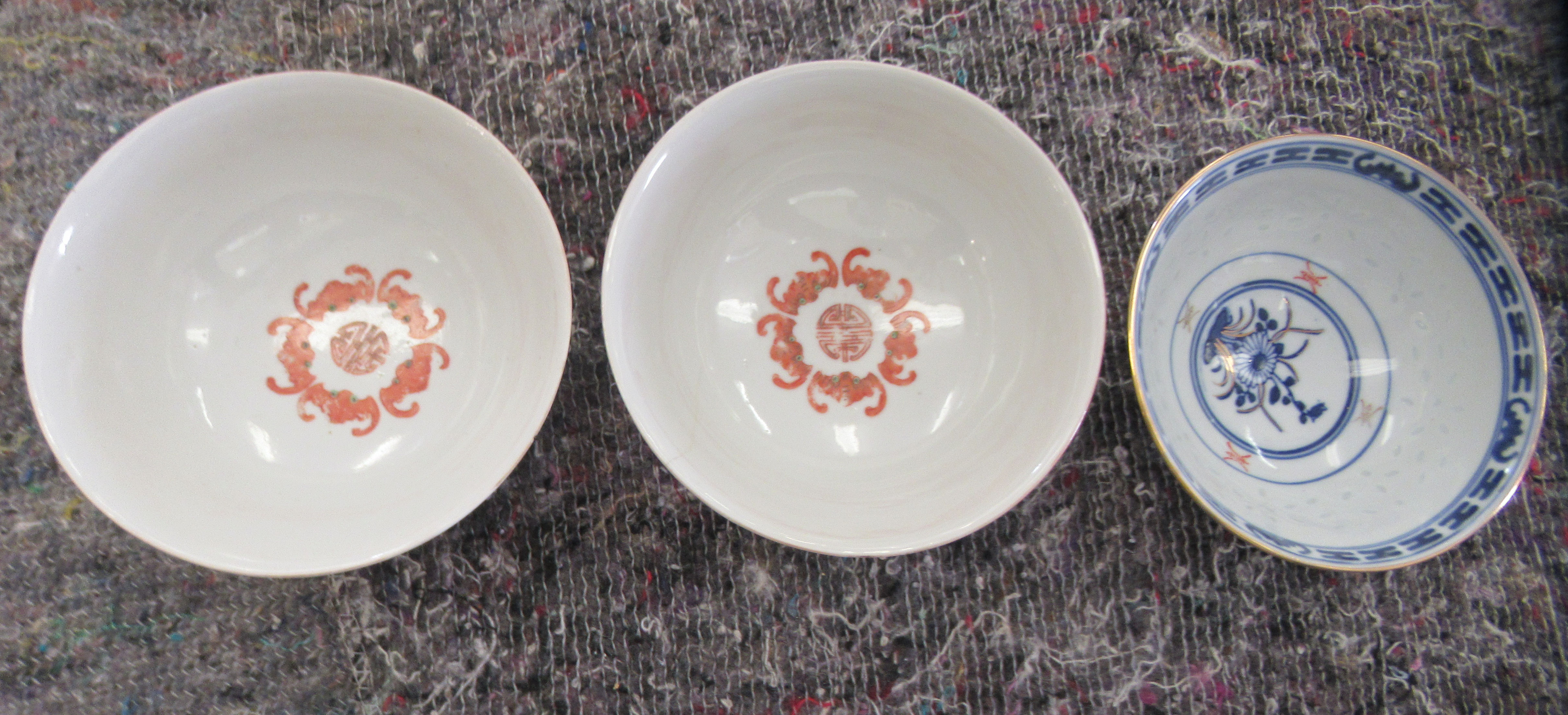 Modern Chinese porcelain tableware: to include a four part food warmer; and six footed bowls - Image 3 of 11