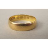 A 22ct gold wedding ring