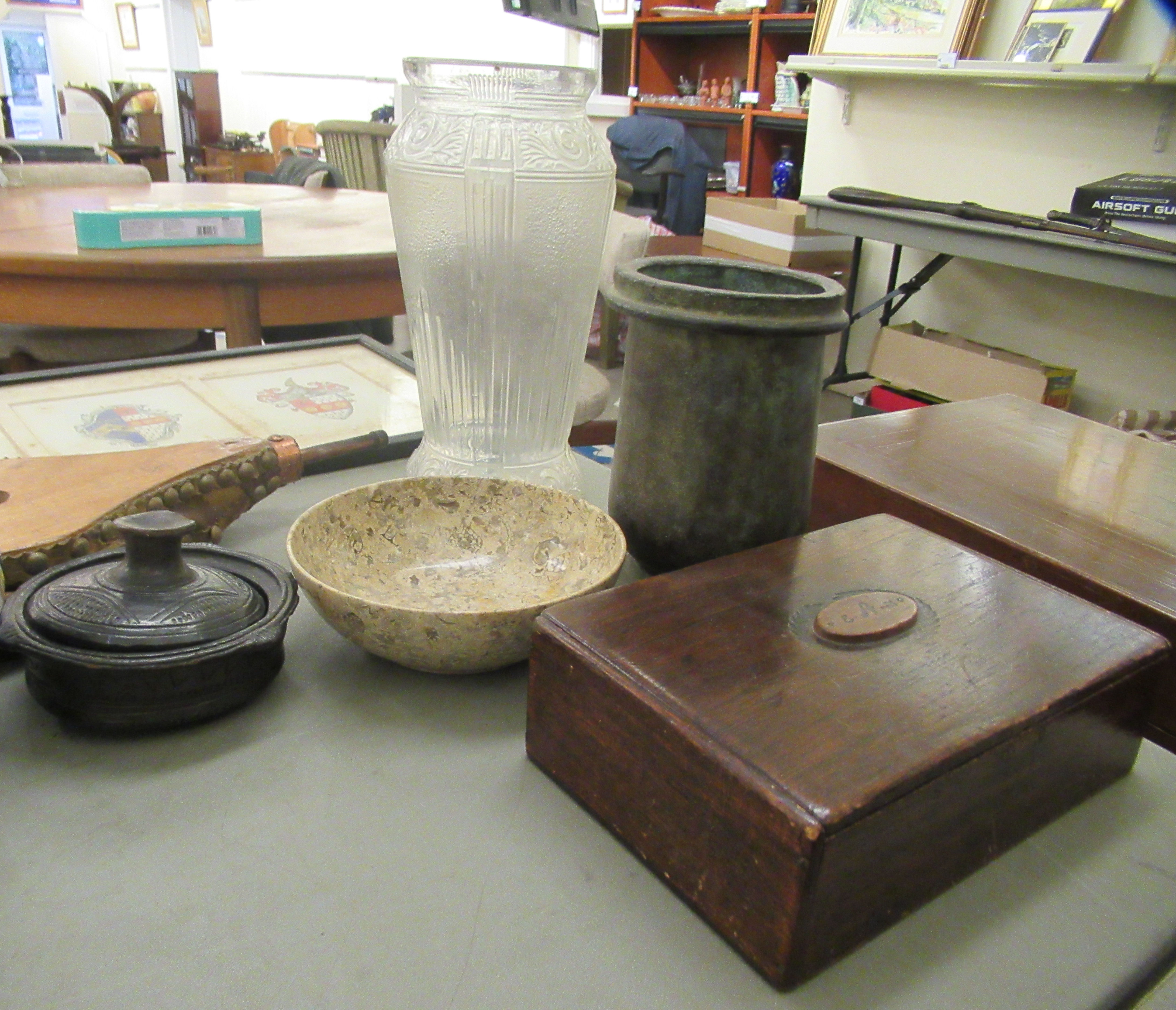 A mixed lot of 19thC & later collectables: to include a triptych coloured print of Heraldry - Image 6 of 7