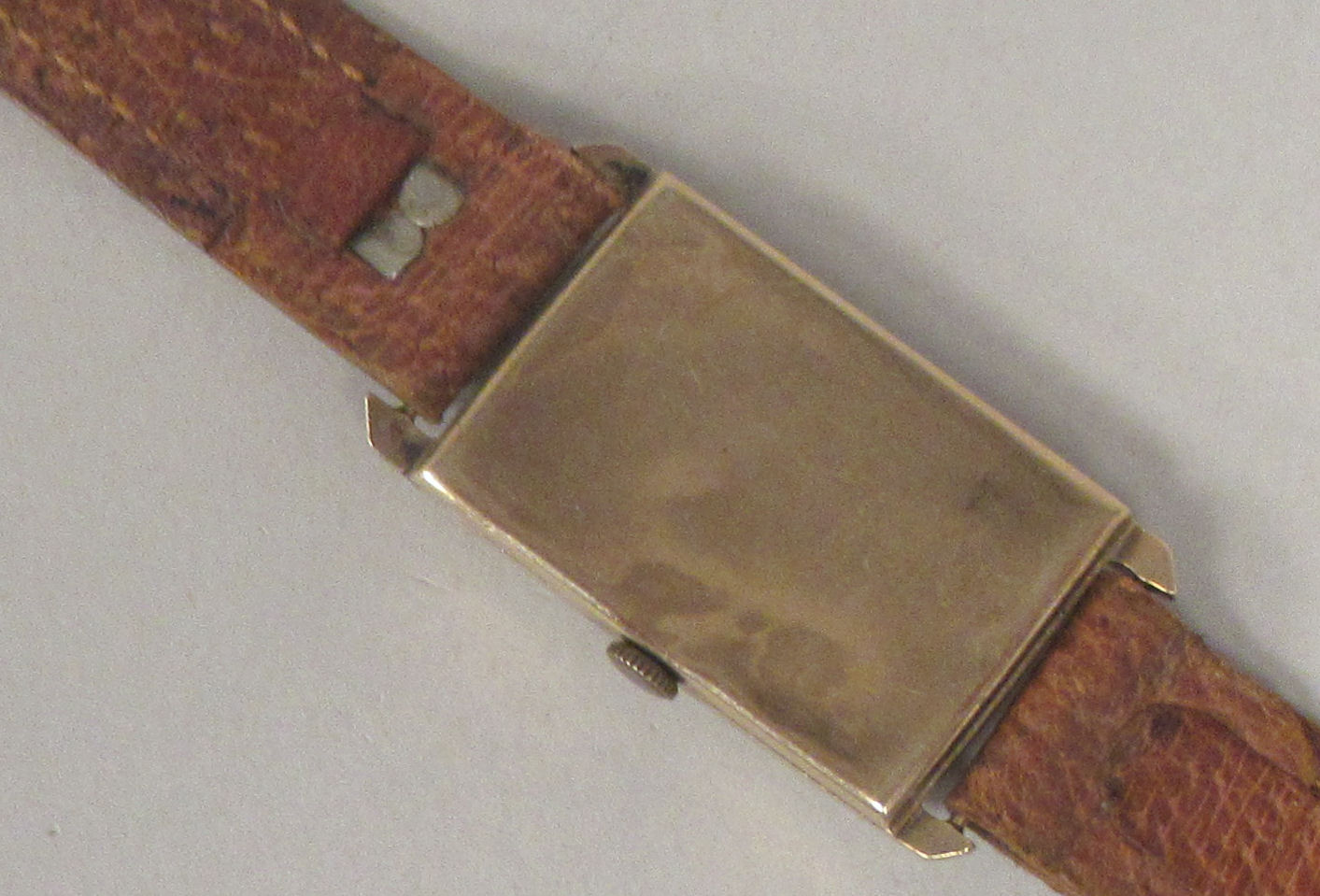 A 9ct gold cased wristwatch, the 15 jewel movement faced by an Arabic dial, inscribed R Stewart of - Image 3 of 4