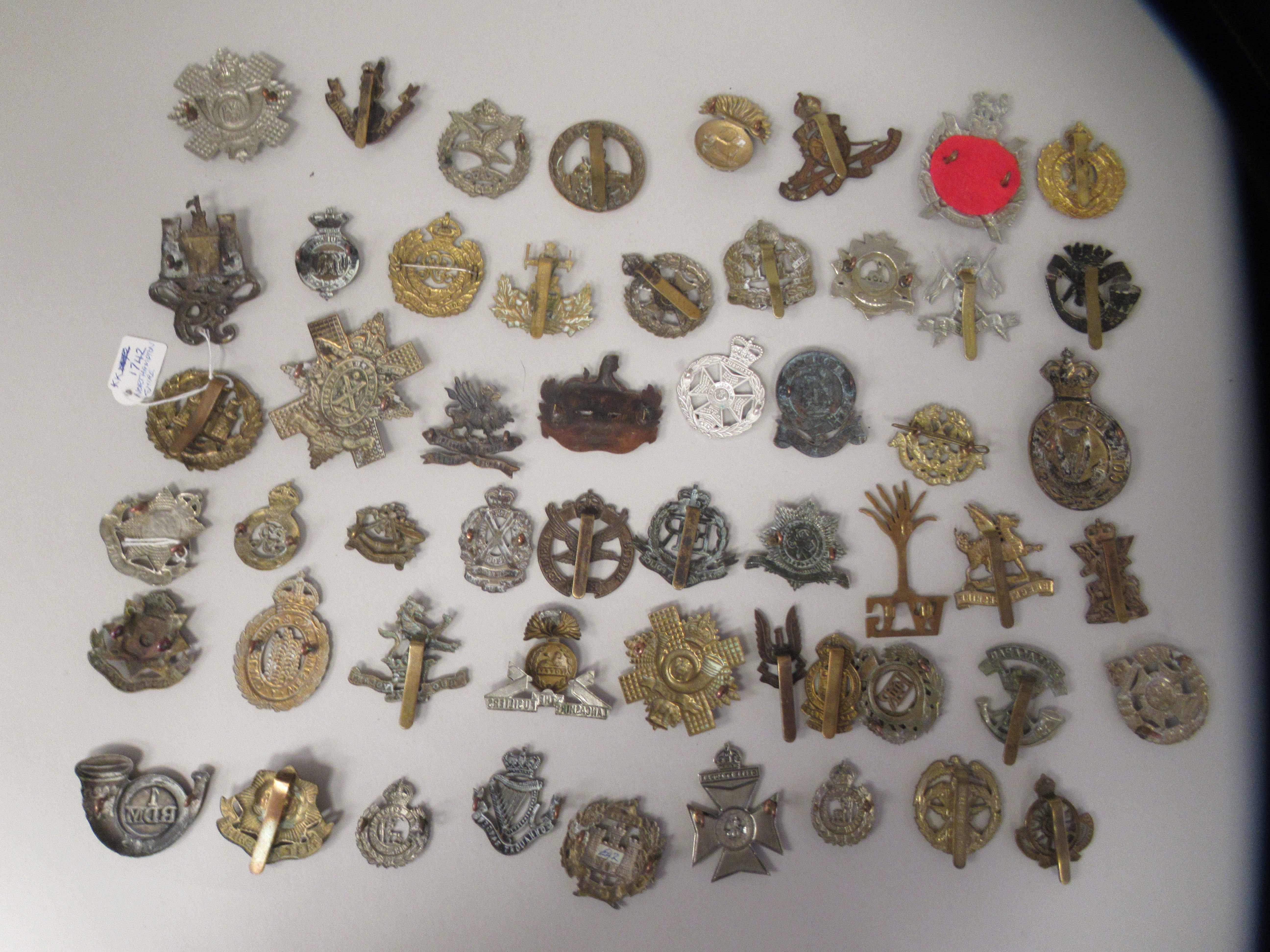 Approx. fifty military cap badges and other insignia, some copies: to include The Glider Pilot - Image 6 of 6