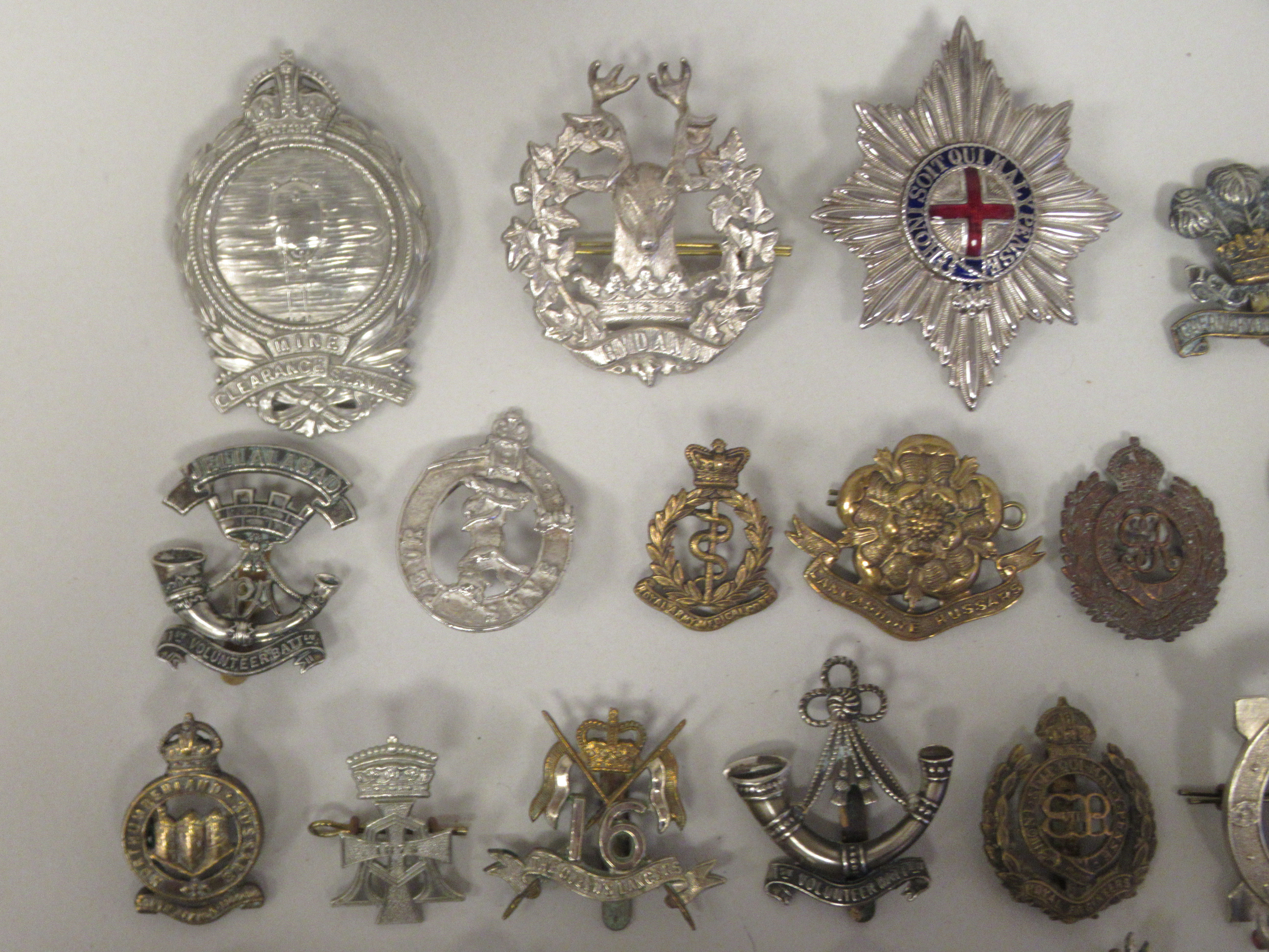 Approx. fifty military cap badges and other insignia, some copies: to include Mine Clearance - Image 2 of 6