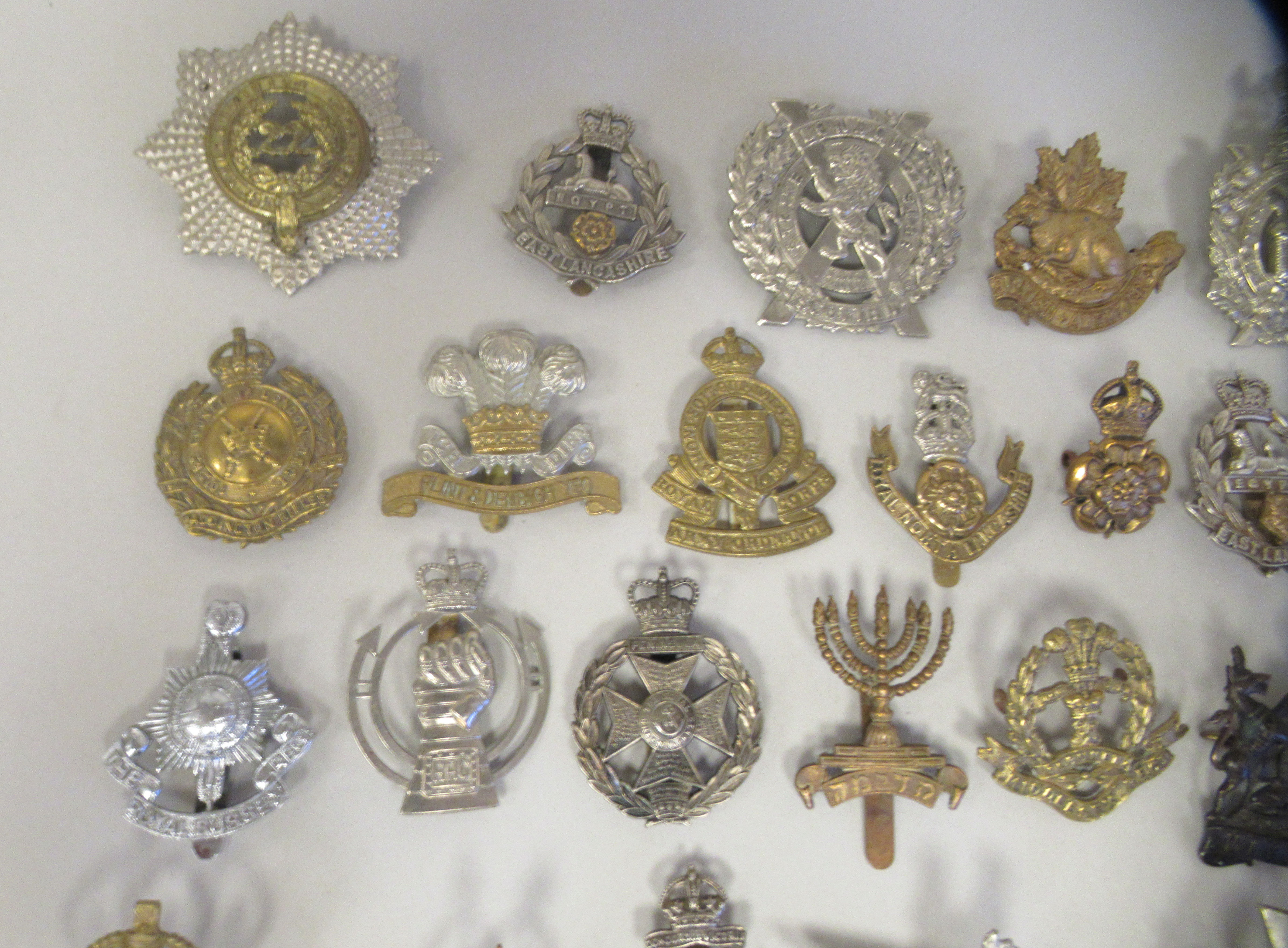 Approx. fifty military cap badges and other insignia, some copies: to include 10 Royal Hussars; - Image 2 of 6