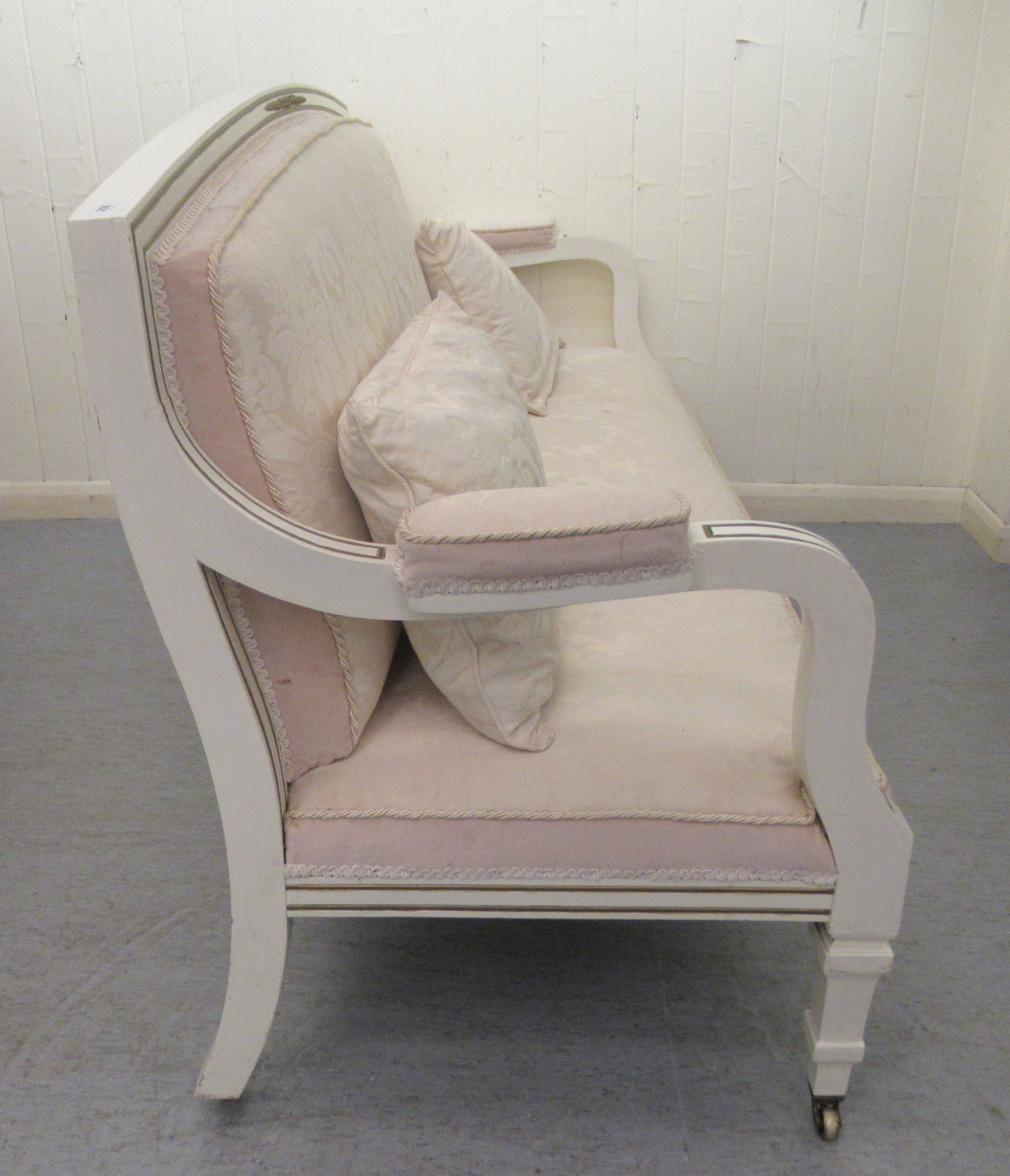 A late 19thC style Continental cream painted and gilded showwood framed settee with a low arch - Image 3 of 6