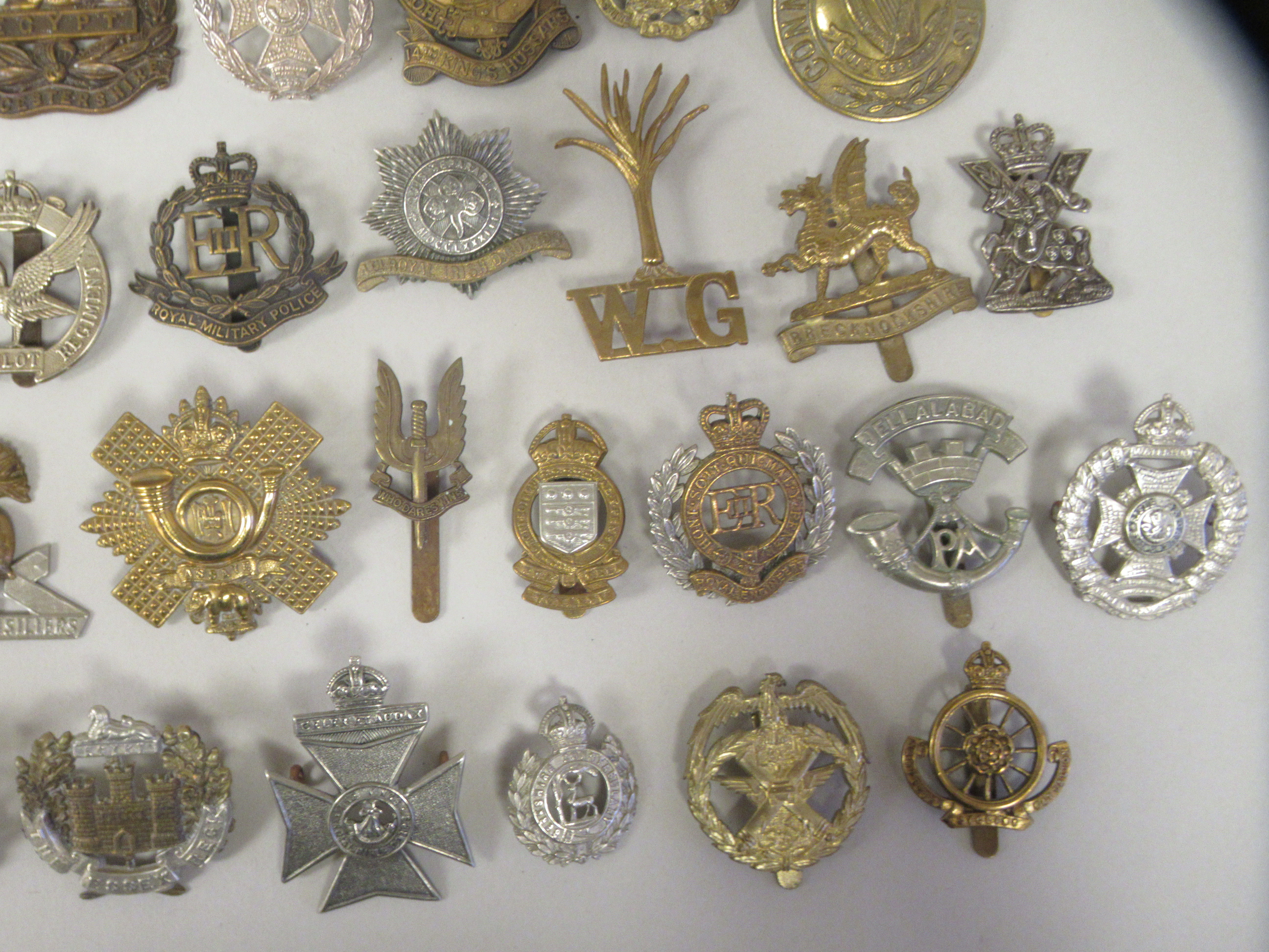 Approx. fifty military cap badges and other insignia, some copies: to include The Glider Pilot - Image 4 of 6