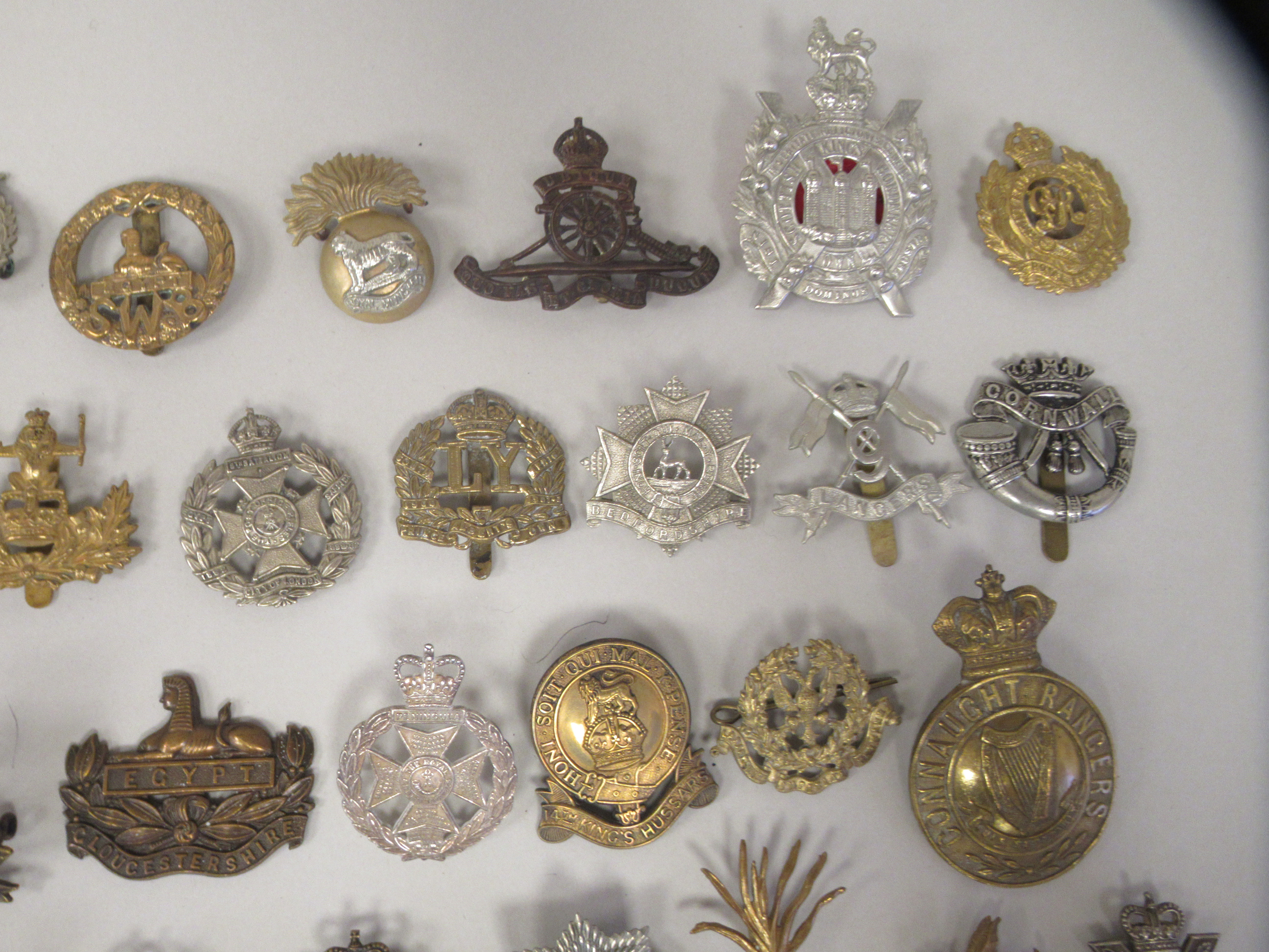 Approx. fifty military cap badges and other insignia, some copies: to include The Glider Pilot - Image 3 of 6