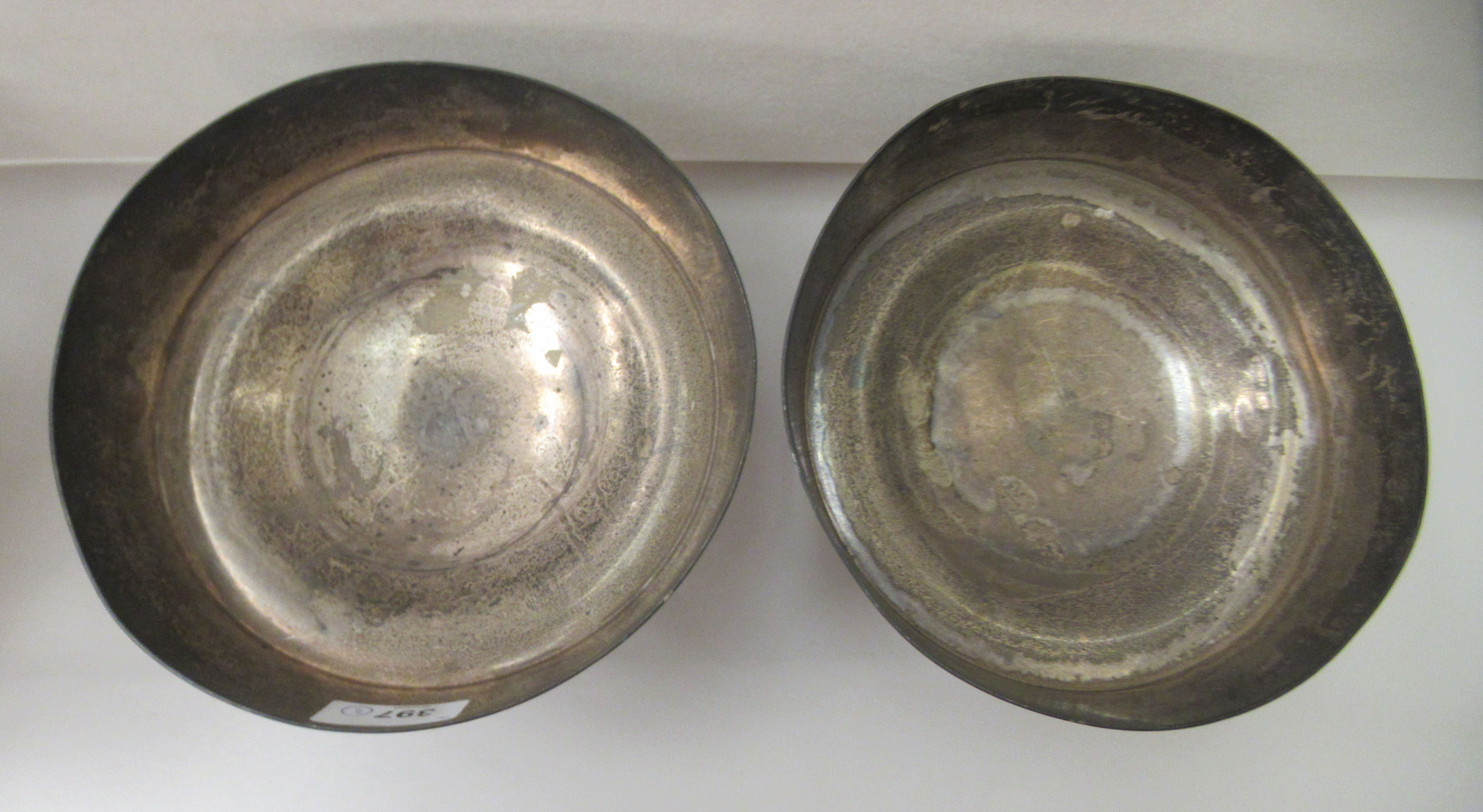 A pair of Elizabeth II silver pedestal sweet dishes  London 1975  6"h  8"dia - Image 3 of 5