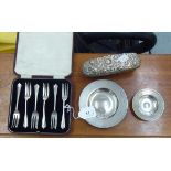 Silver and white metal items, viz. two Armada design dishes  3.25" & 5"dia; a set of six cake forks