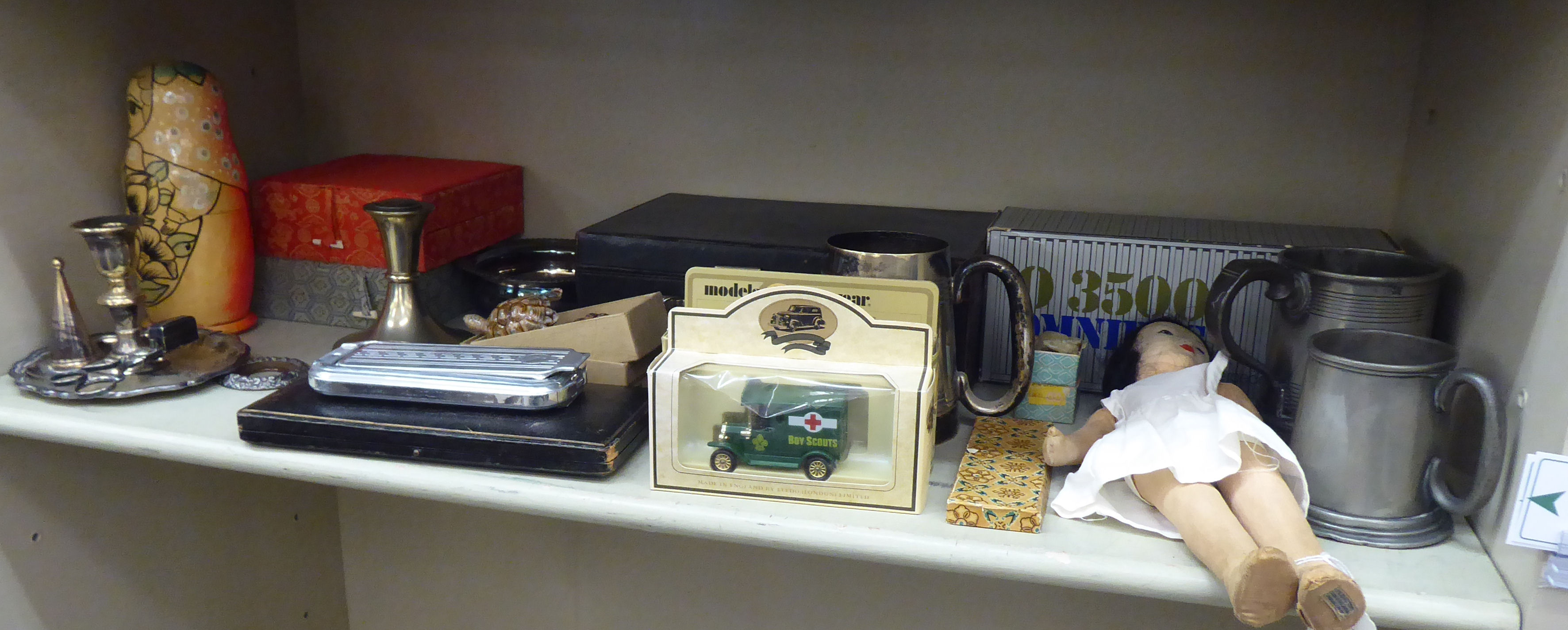 Mixed collectables: to include pewter tankards; two diecast model vehicles; and a vanity box