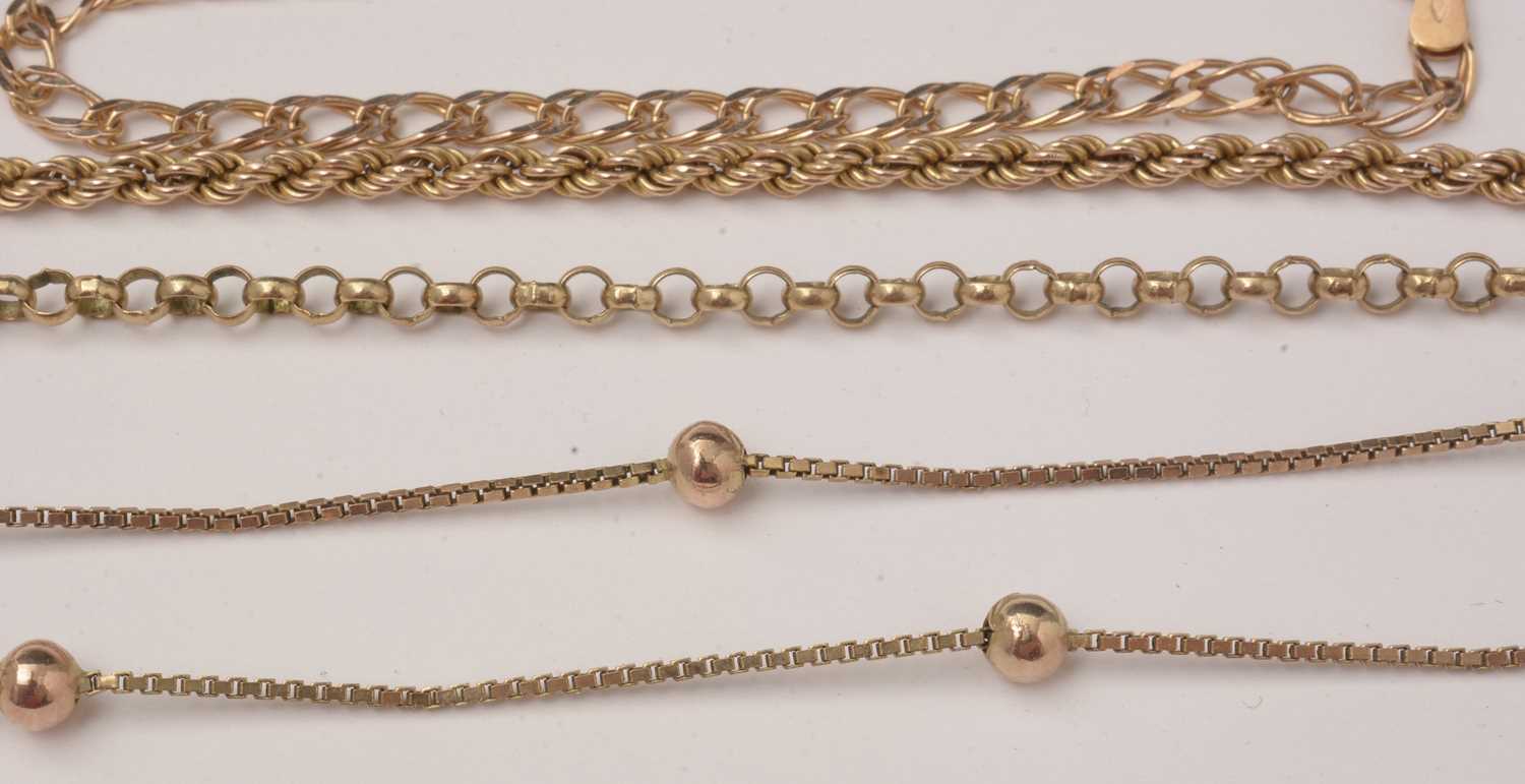 A selection of 9ct gold and yellow metal chains, - Image 2 of 4