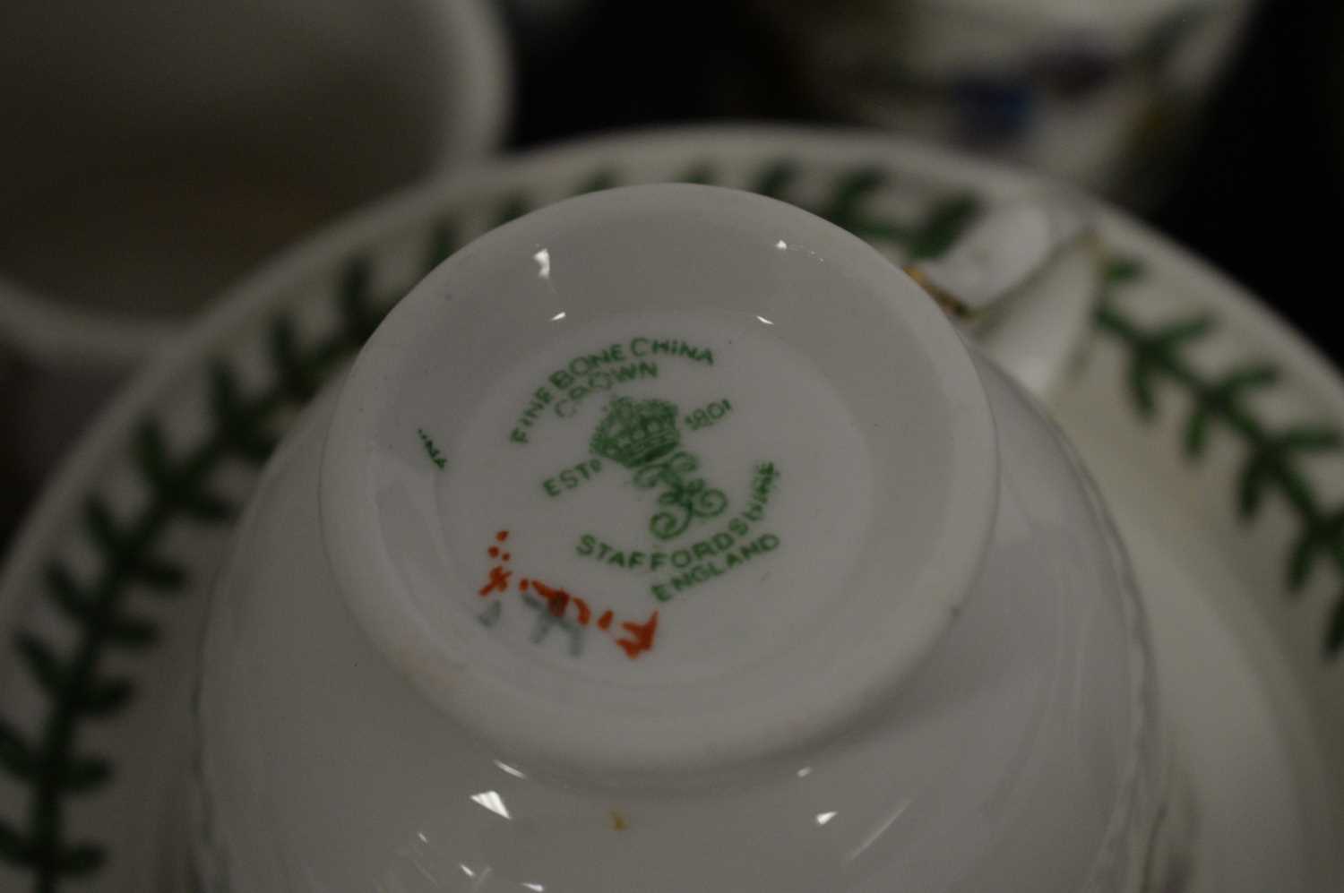 Crown Staffordshire tea service; and other ceramics. - Bild 3 aus 3