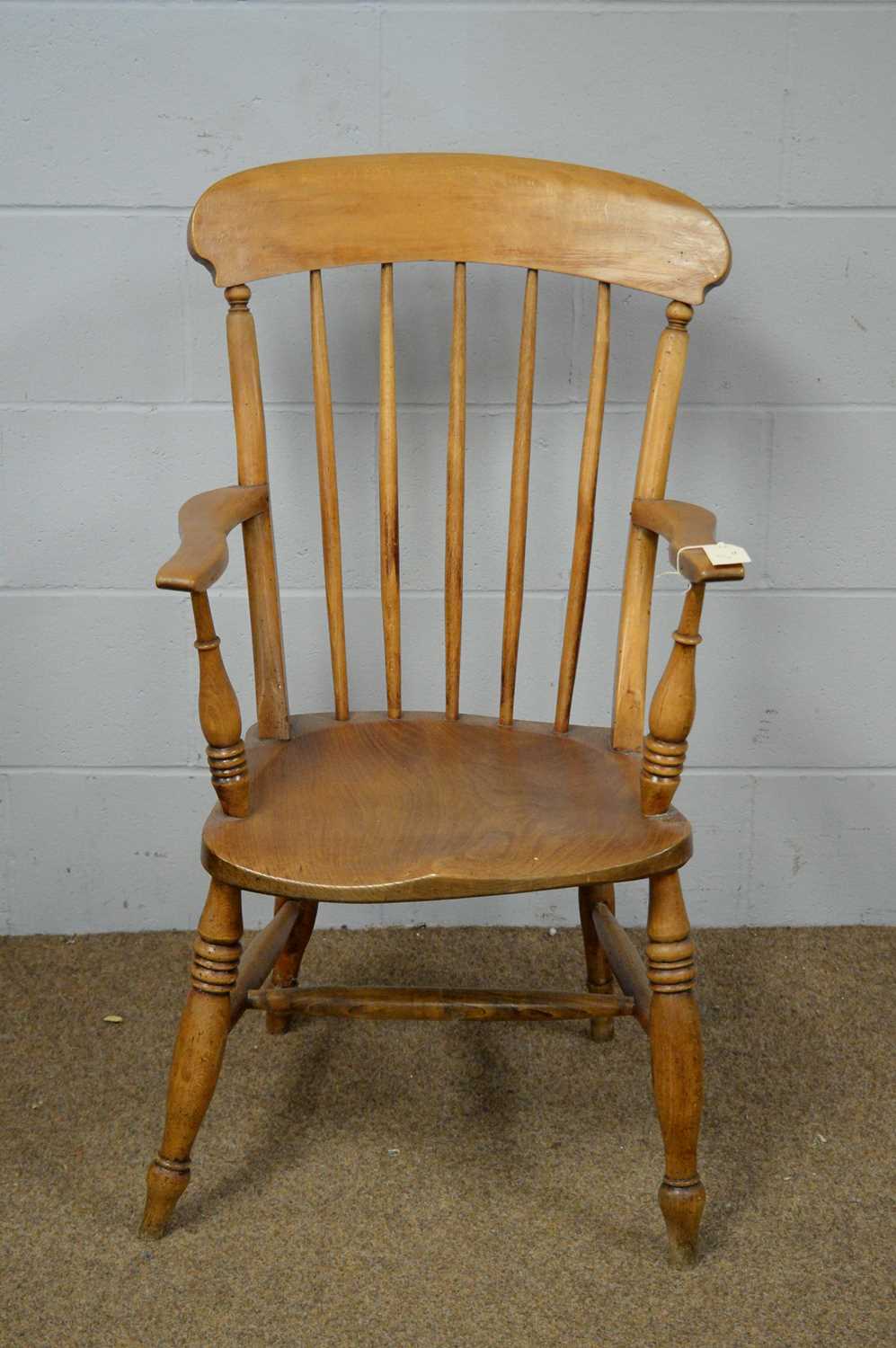 A 19th C Windsor style beech and elm armchair. - Bild 2 aus 2