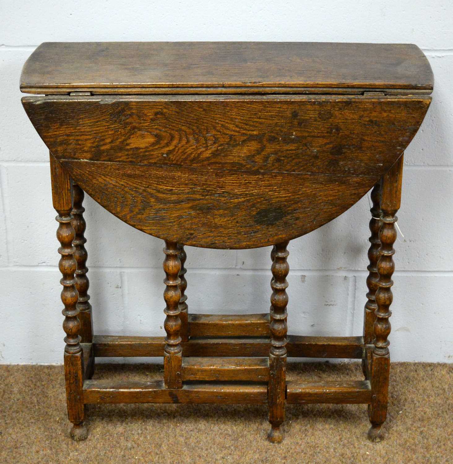 19th C oak gate leg table (small size).
