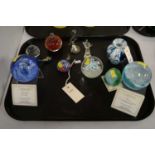 Selection of decorative glassware.