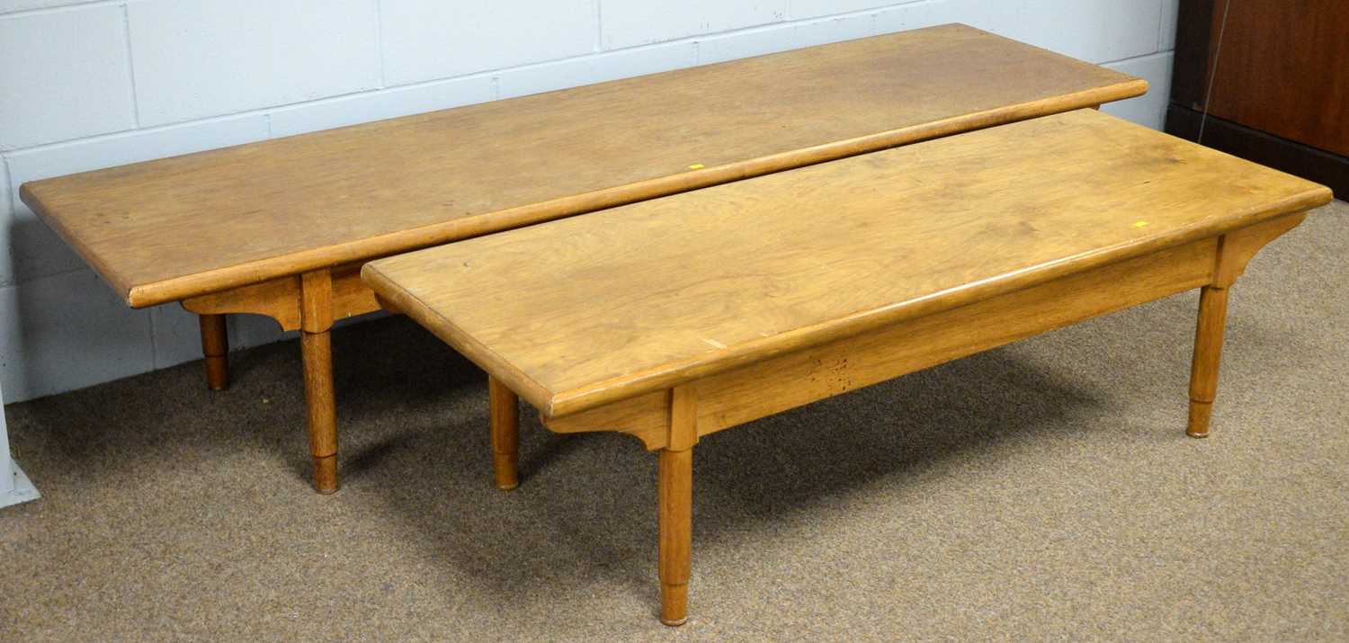 Two mid 20th Century teak coffee tables. - Bild 2 aus 2