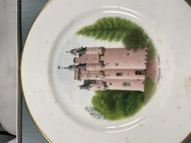 A collection of Wedgwood 'Castles & Country Houses' plates. - Image 4 of 14