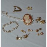 A selection of jewellery,