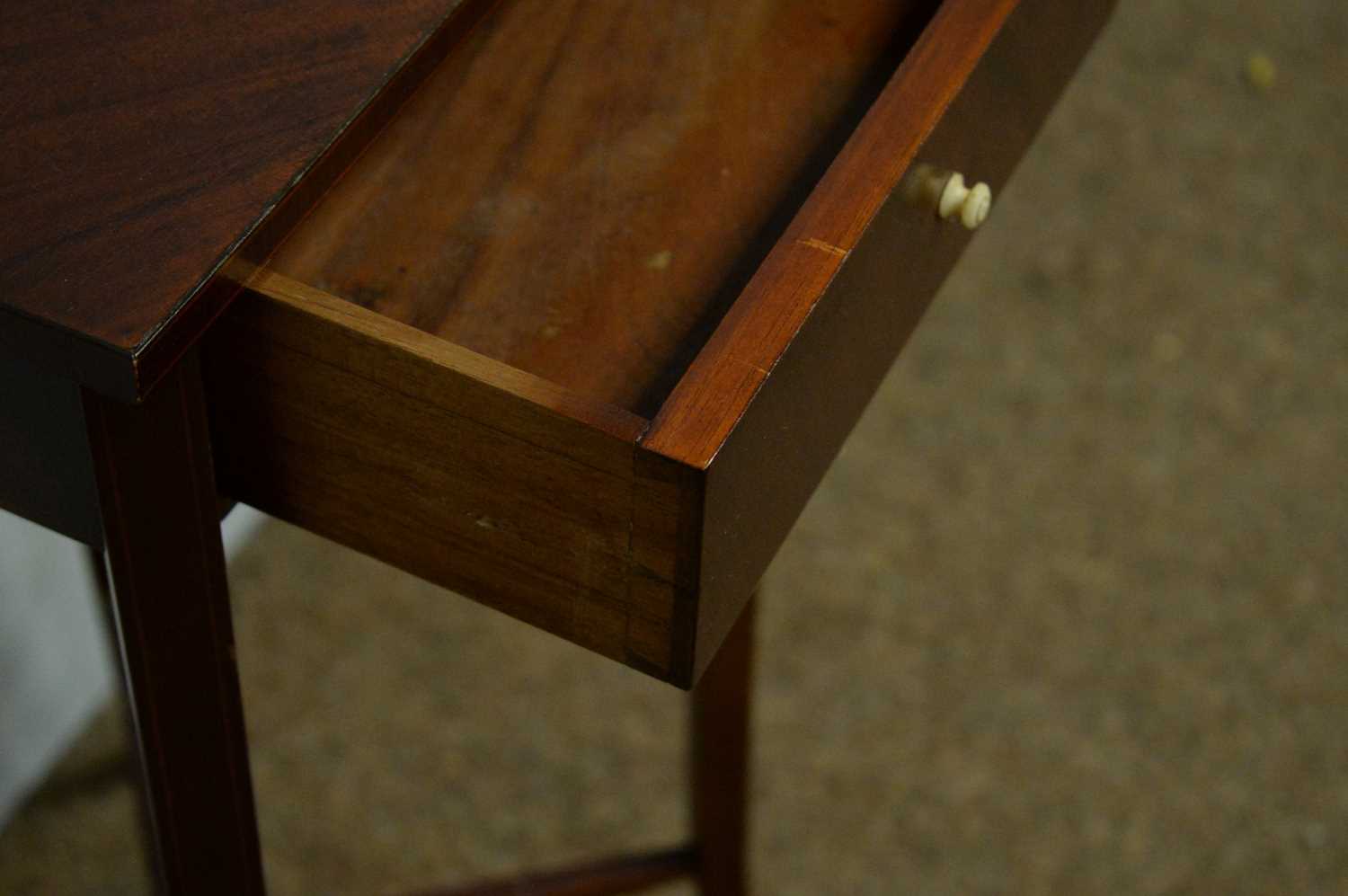 Edwardian mahogany occasional table. - Bild 4 aus 4