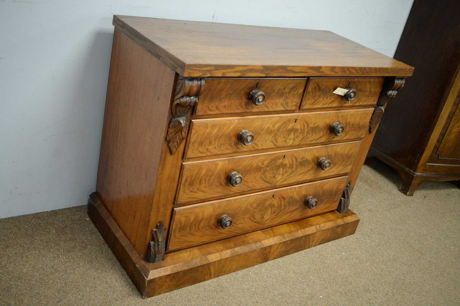 Victorian mahogany chest of drawers. - Image 3 of 4