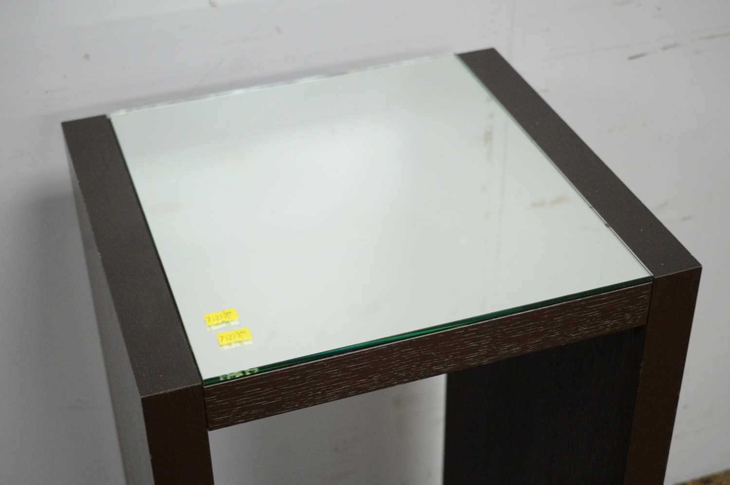 Modern mirror top occasional table. - Bild 3 aus 3