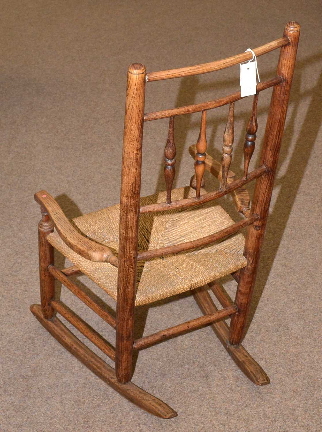 Late 19th/early 20th C rustic rocking chair. - Bild 2 aus 3