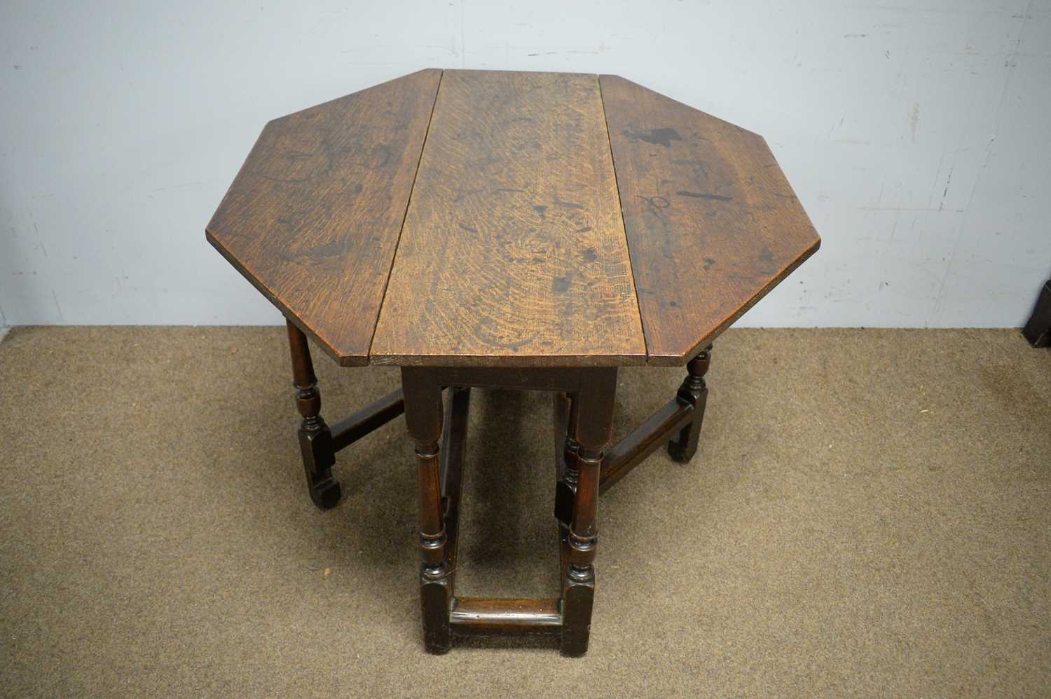 18th C and later oak drop leaf table. - Image 3 of 3