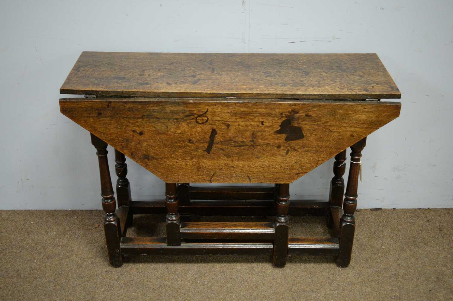 18th C and later oak drop leaf table.