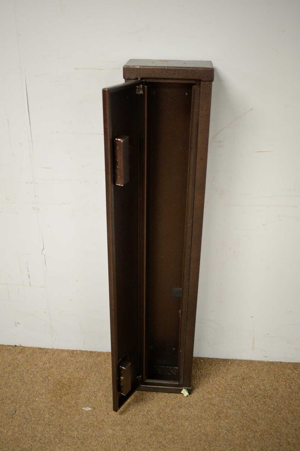 A metal shotgun cabinet - Image 3 of 3