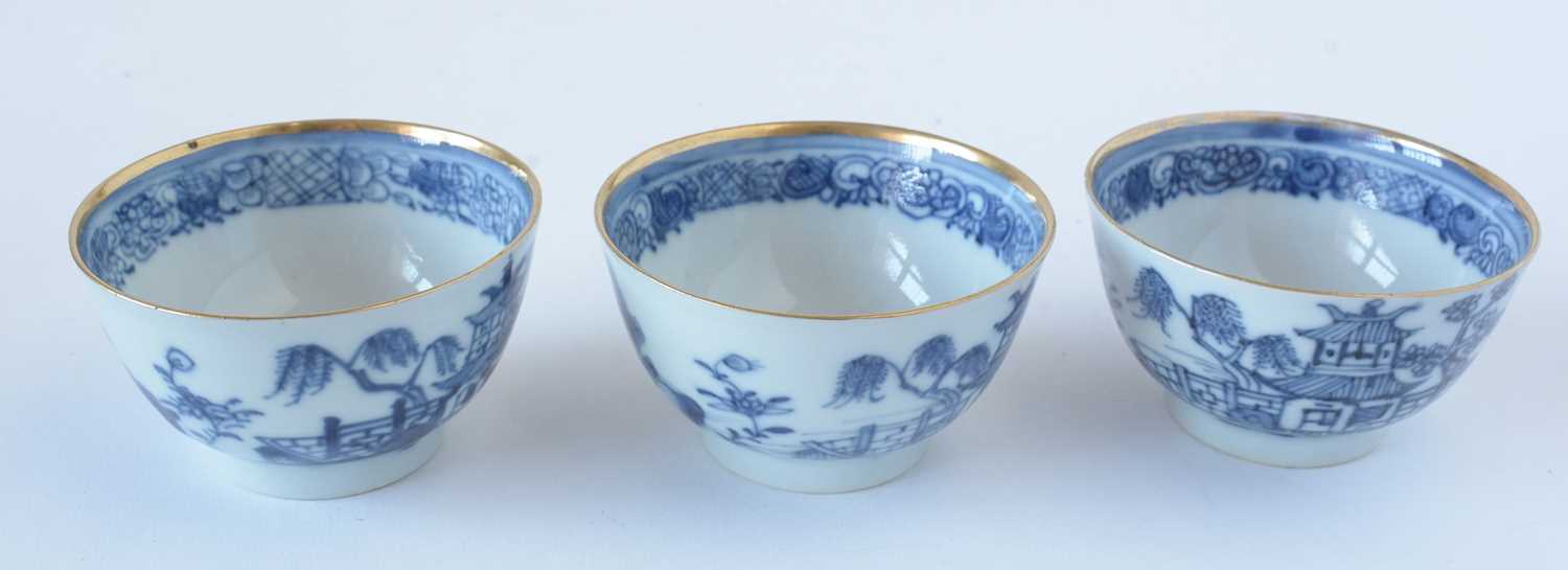 Blue and white tea bowls, etc. - Image 7 of 32