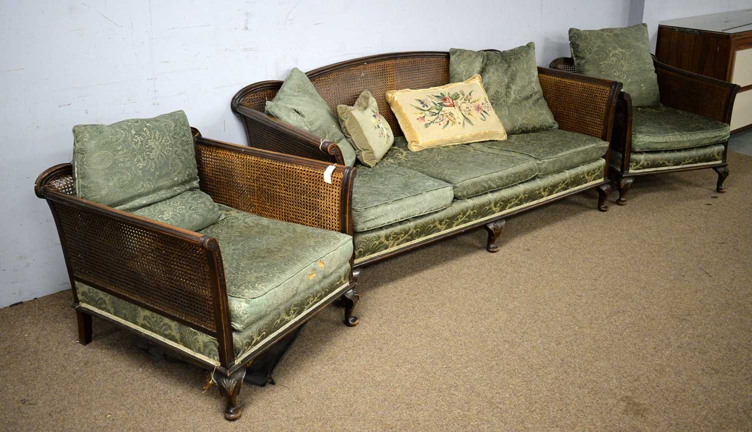 An early 20th Century three-piece bergère suite - Bild 3 aus 6