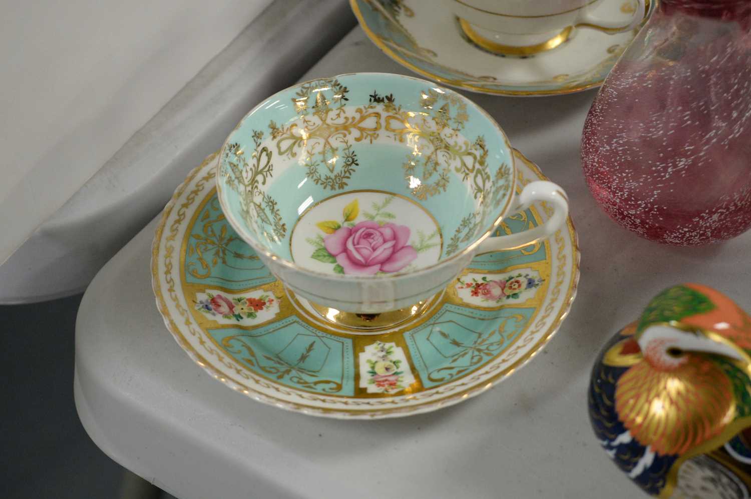 An assorted selection of tea and dinner ware; and other items. - Image 2 of 4