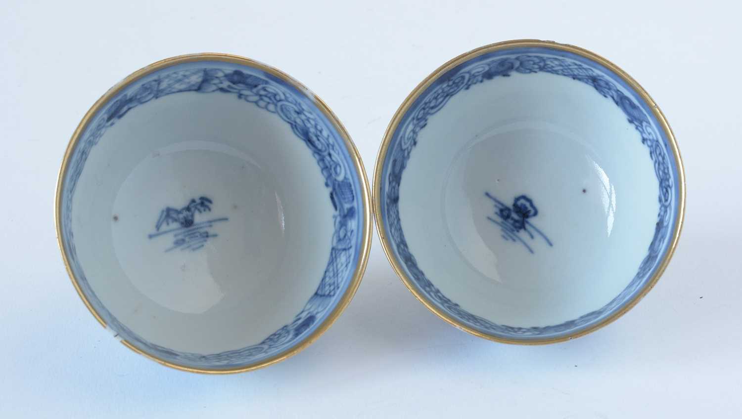 Blue and white tea bowls, etc. - Image 14 of 32