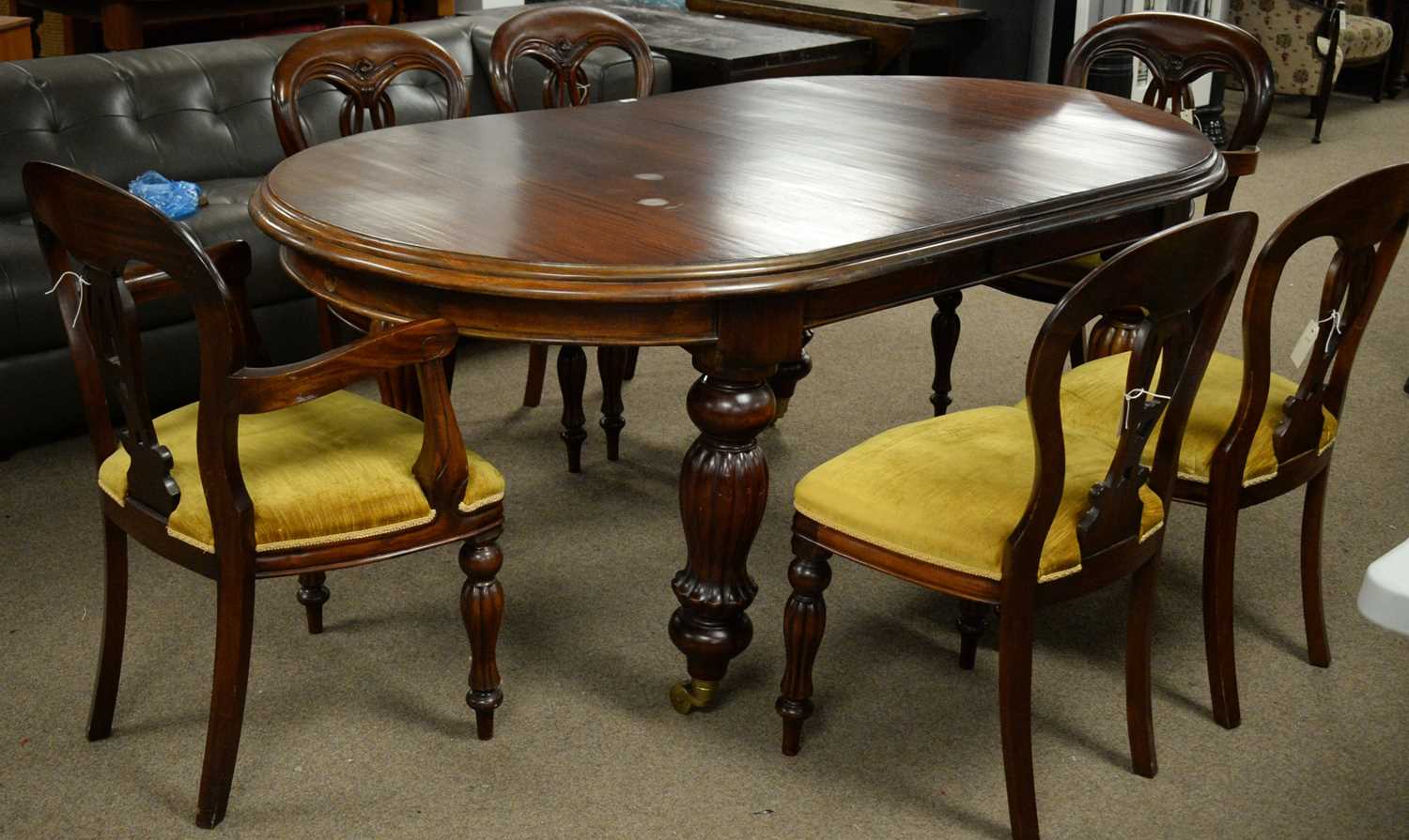 Victorian-style extending dining table; and a set of six chairs. - Image 3 of 3