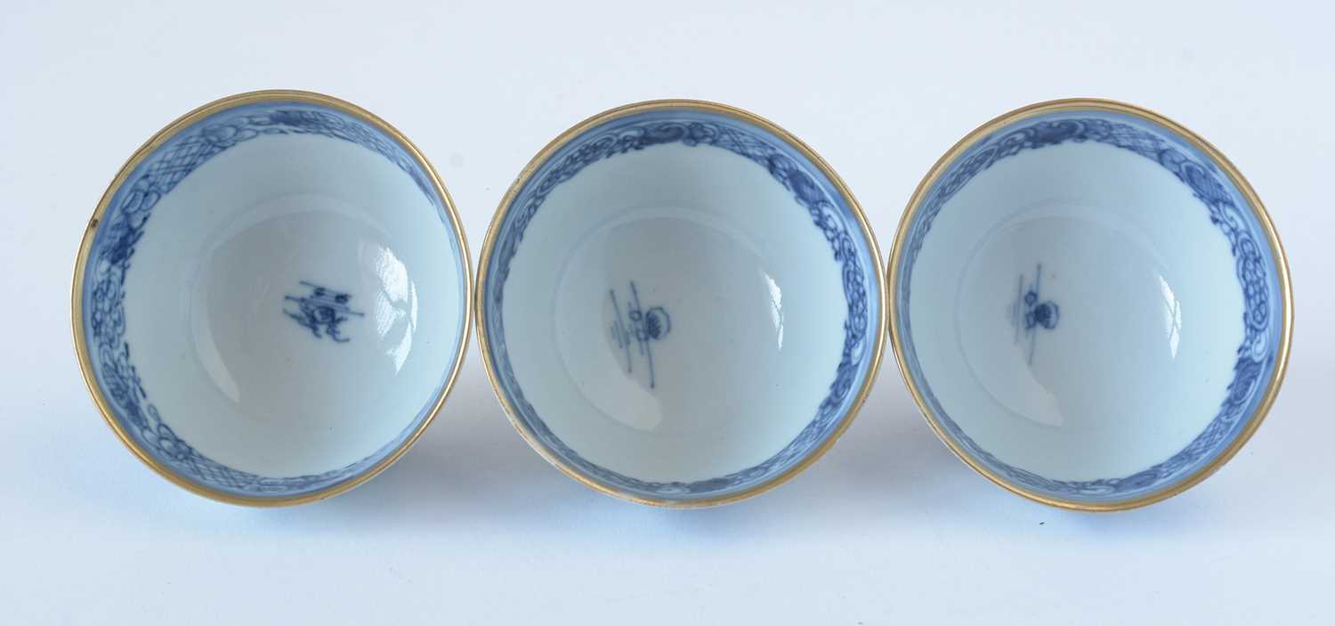 Blue and white tea bowls, etc. - Image 16 of 32