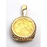 An Edward VII gold sovereign pendant