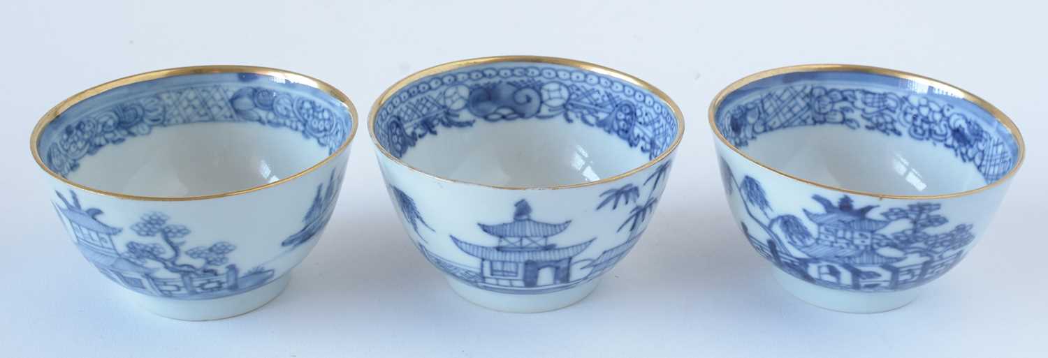 Blue and white tea bowls, etc. - Image 10 of 32