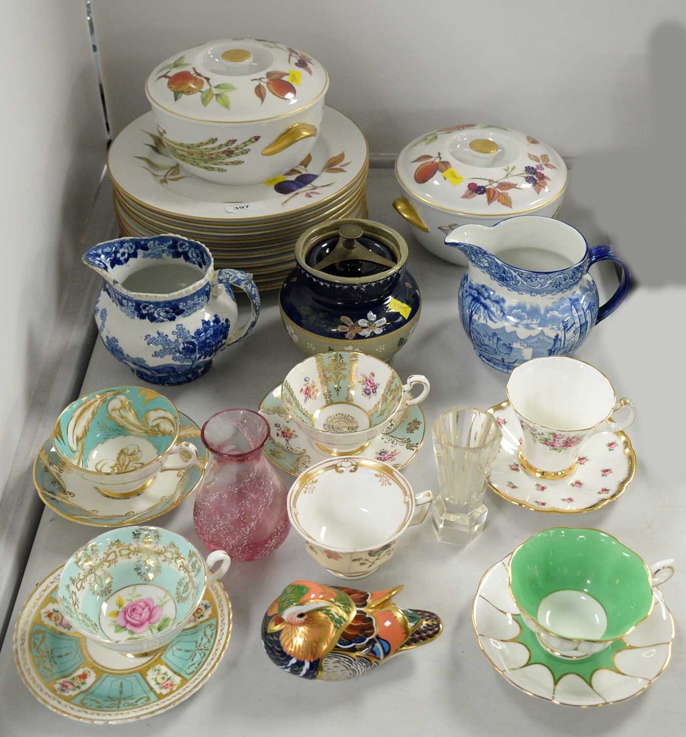 An assorted selection of tea and dinner ware; and other items.