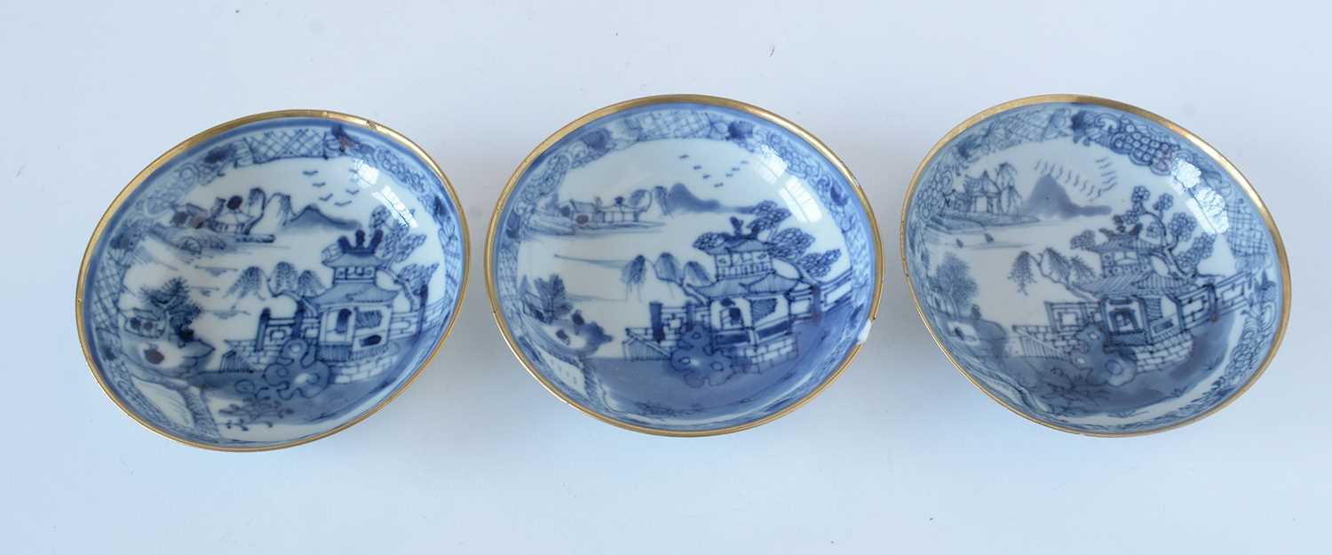 Blue and white tea bowls, etc. - Image 20 of 32