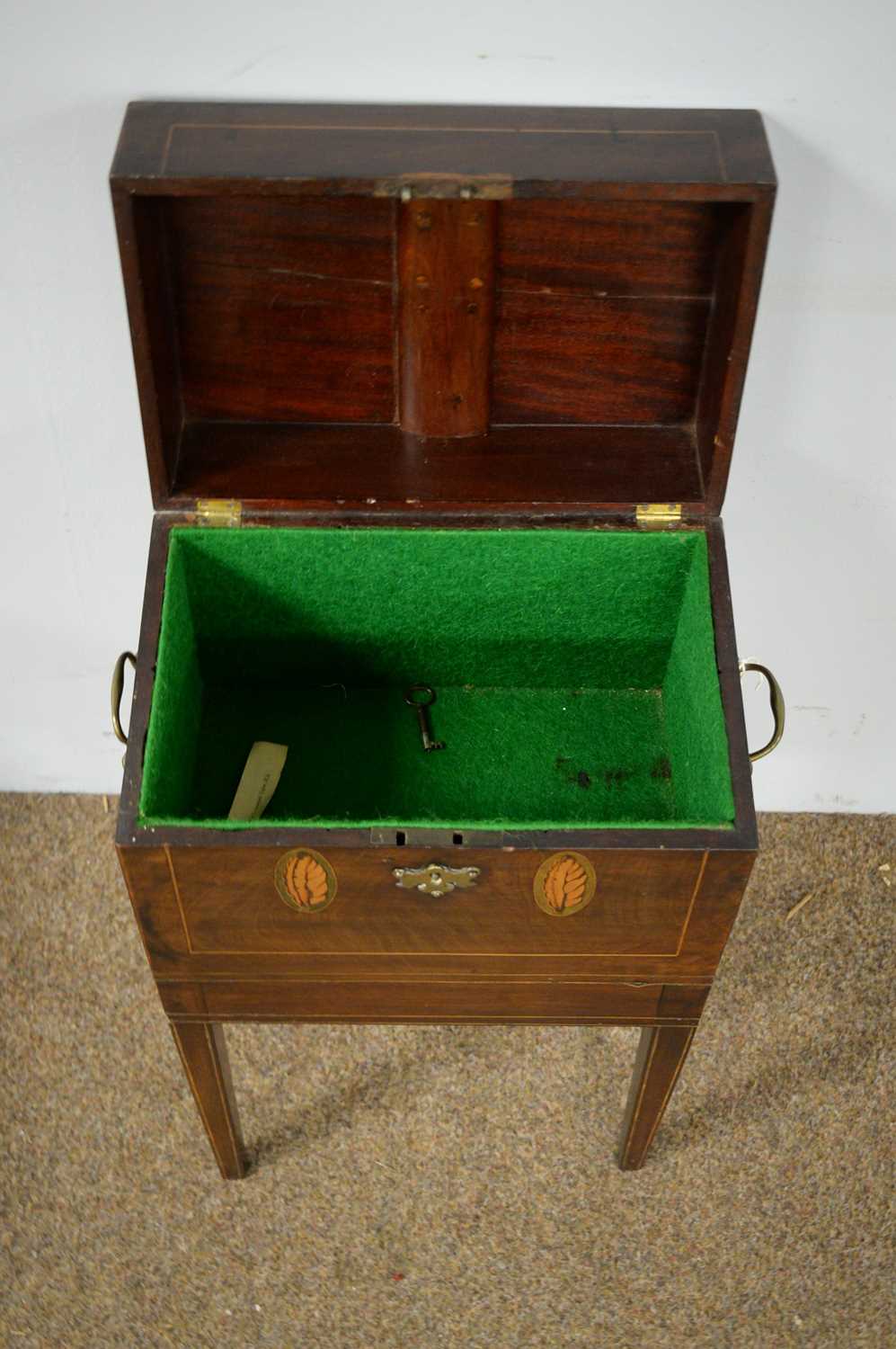 A 19th Century box, together with other items - Bild 4 aus 9