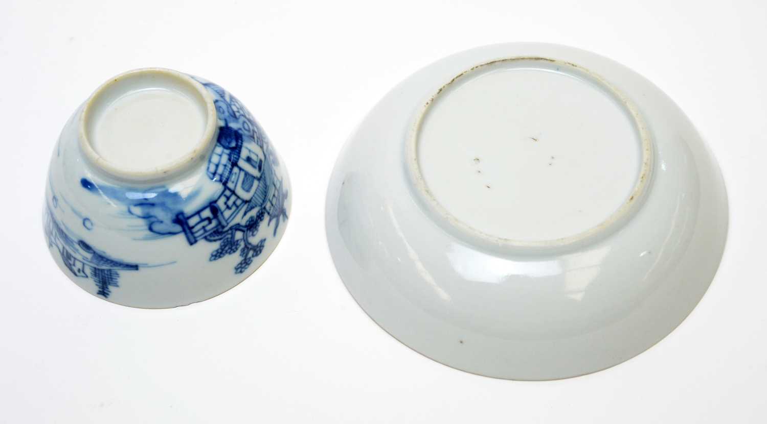 Blue and white tea bowls, etc. - Image 2 of 32