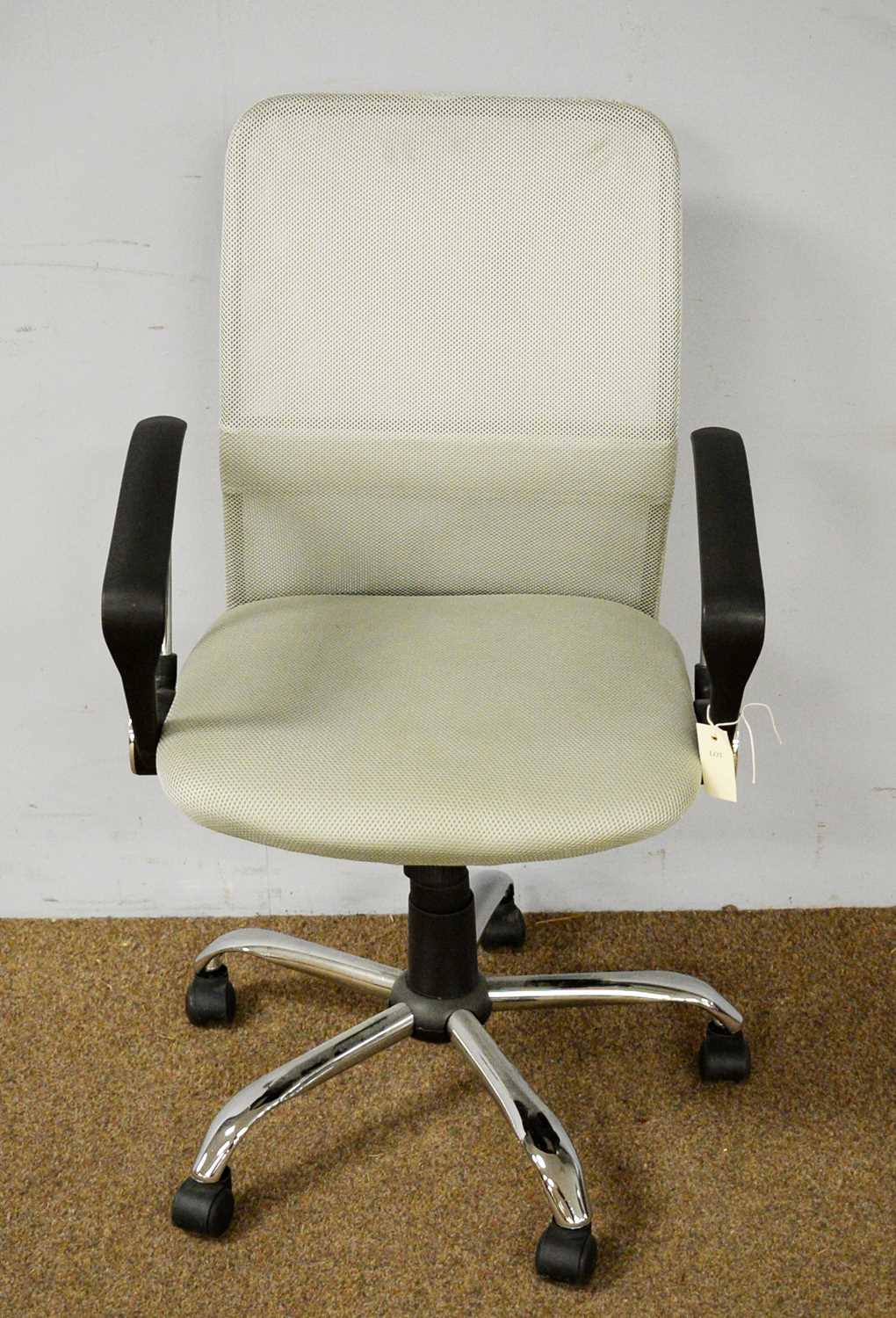 Two desk chairs - Image 5 of 5